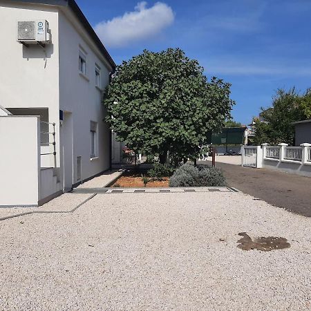 Apartman Bunaric Vir Exterior photo