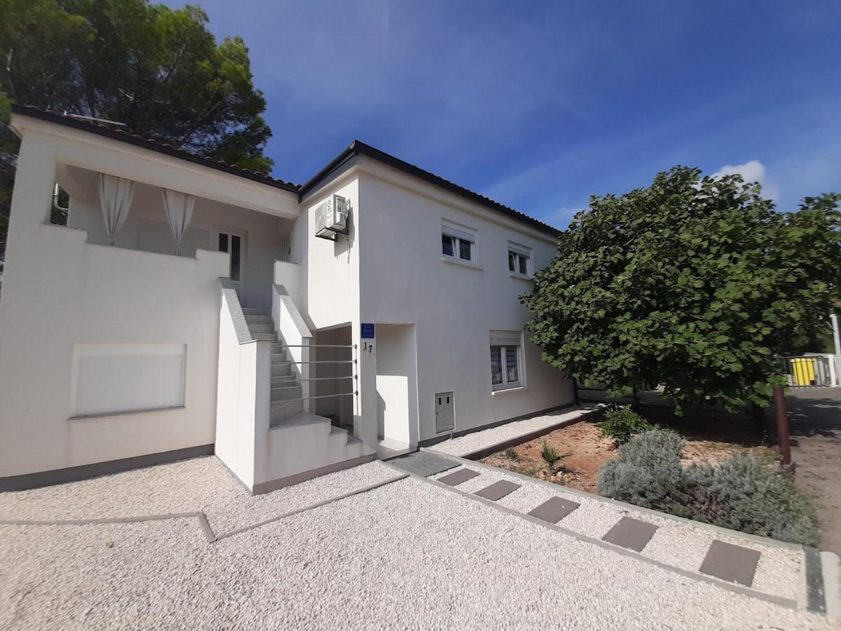 Apartman Bunaric Vir Exterior photo