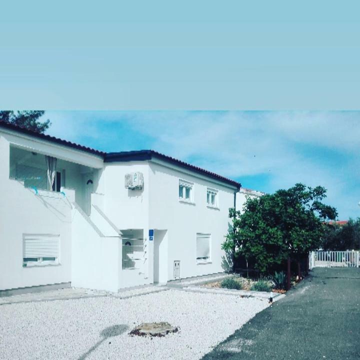 Apartman Bunaric Vir Exterior photo